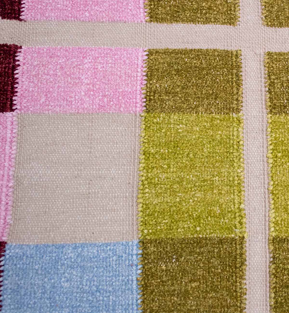 Viva Plaid Dhurrie in Multi - Image 14