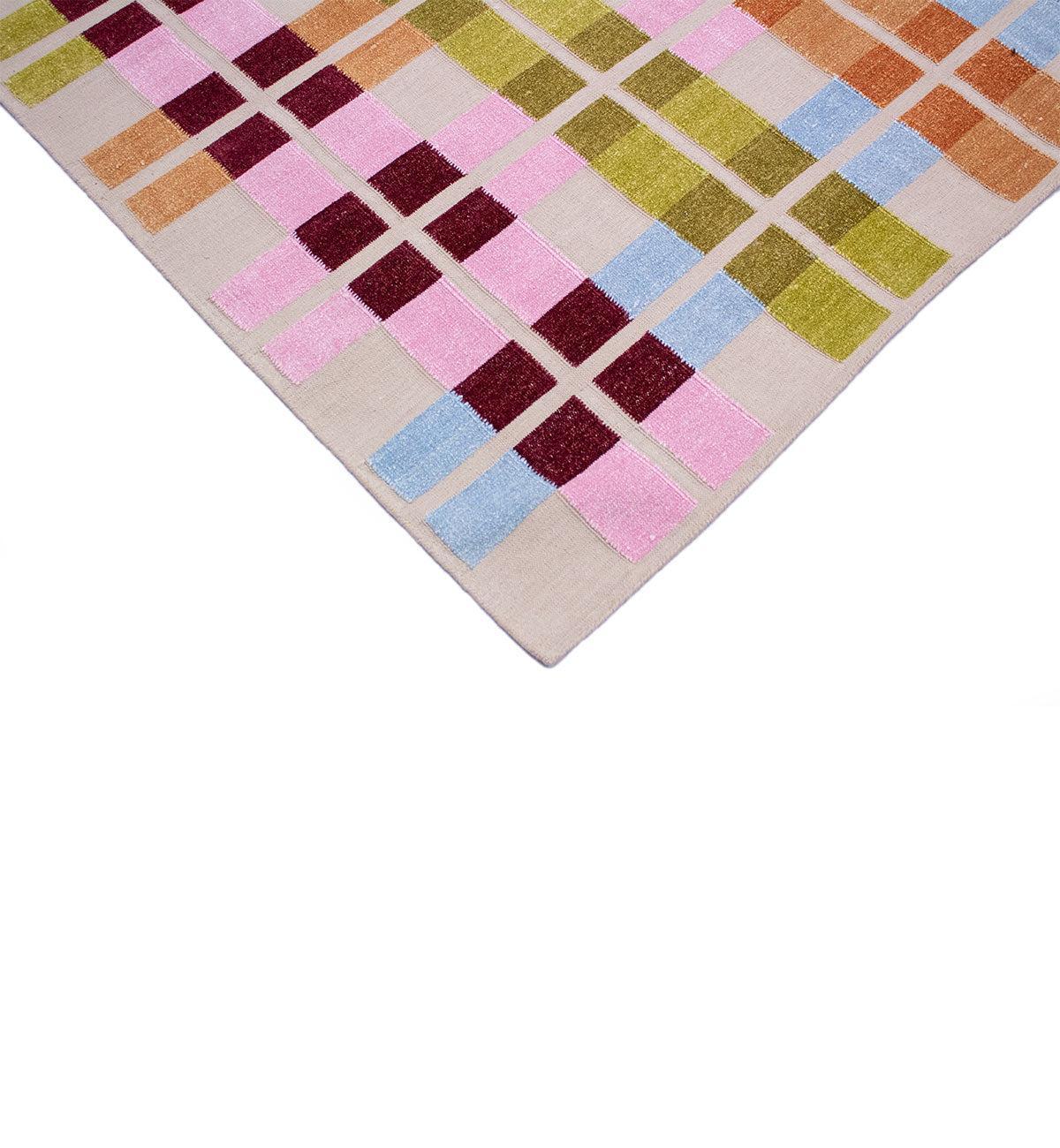 Viva Plaid Dhurrie in Multi - Image 15